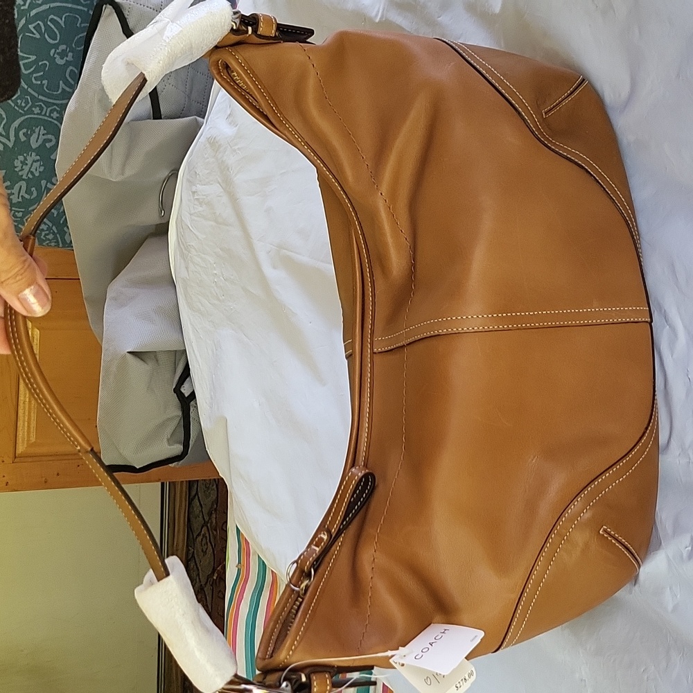 Nwt Coach genuine leather tan hobo bag